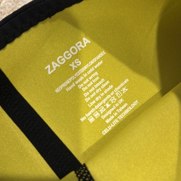 ZAGGORA Hot Pants Workout Neoprene Slimming Sauna Sweat Shorts Size XS NWT - Picture 5 of 5